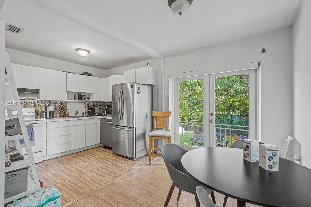 702 Boabadilla, Coral Gables, FL 33134 Photo