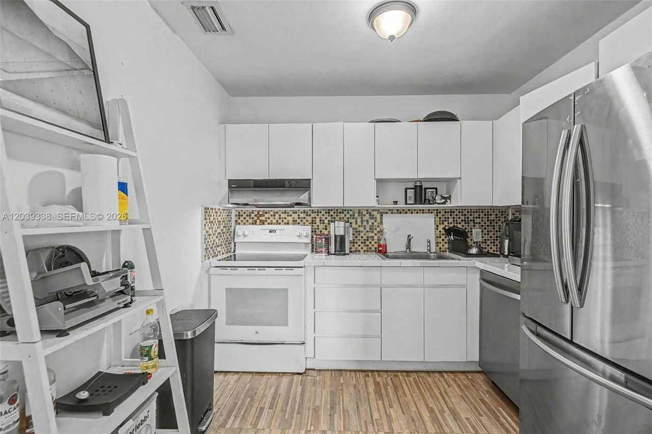 702 Boabadilla, Coral Gables, FL 33134 Photo