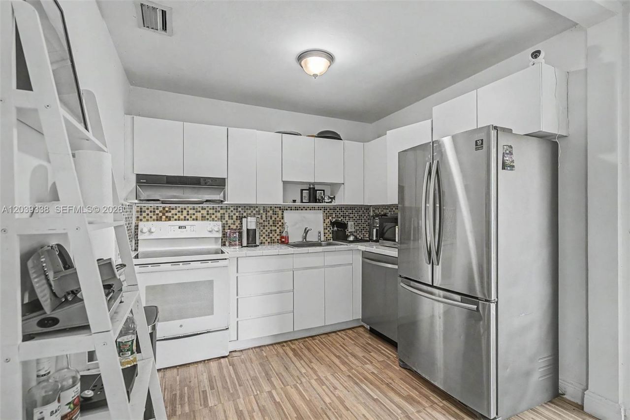 702 Boabadilla, Coral Gables, FL 33134 Photo