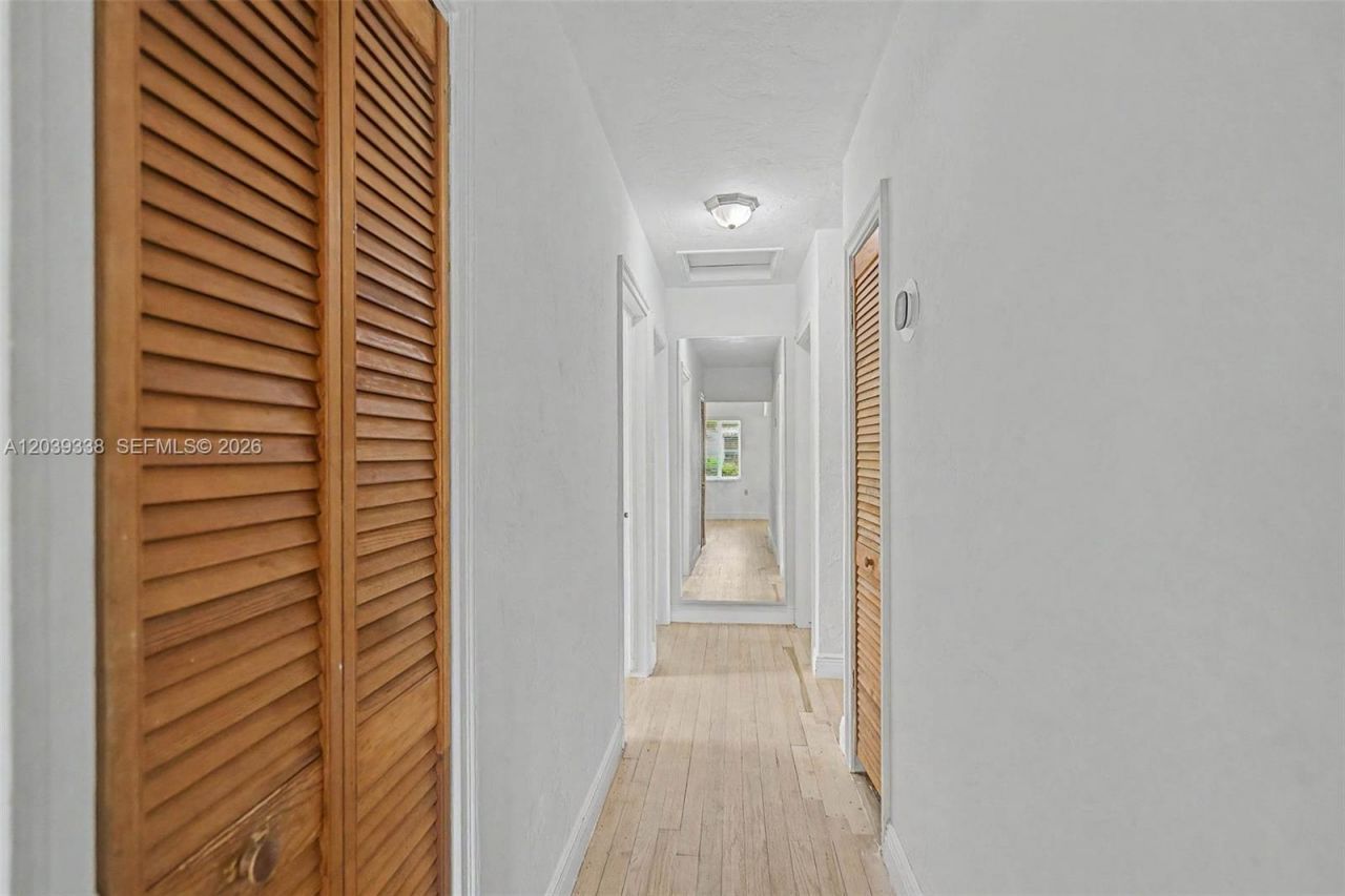 702 Boabadilla, Coral Gables, FL 33134 Photo