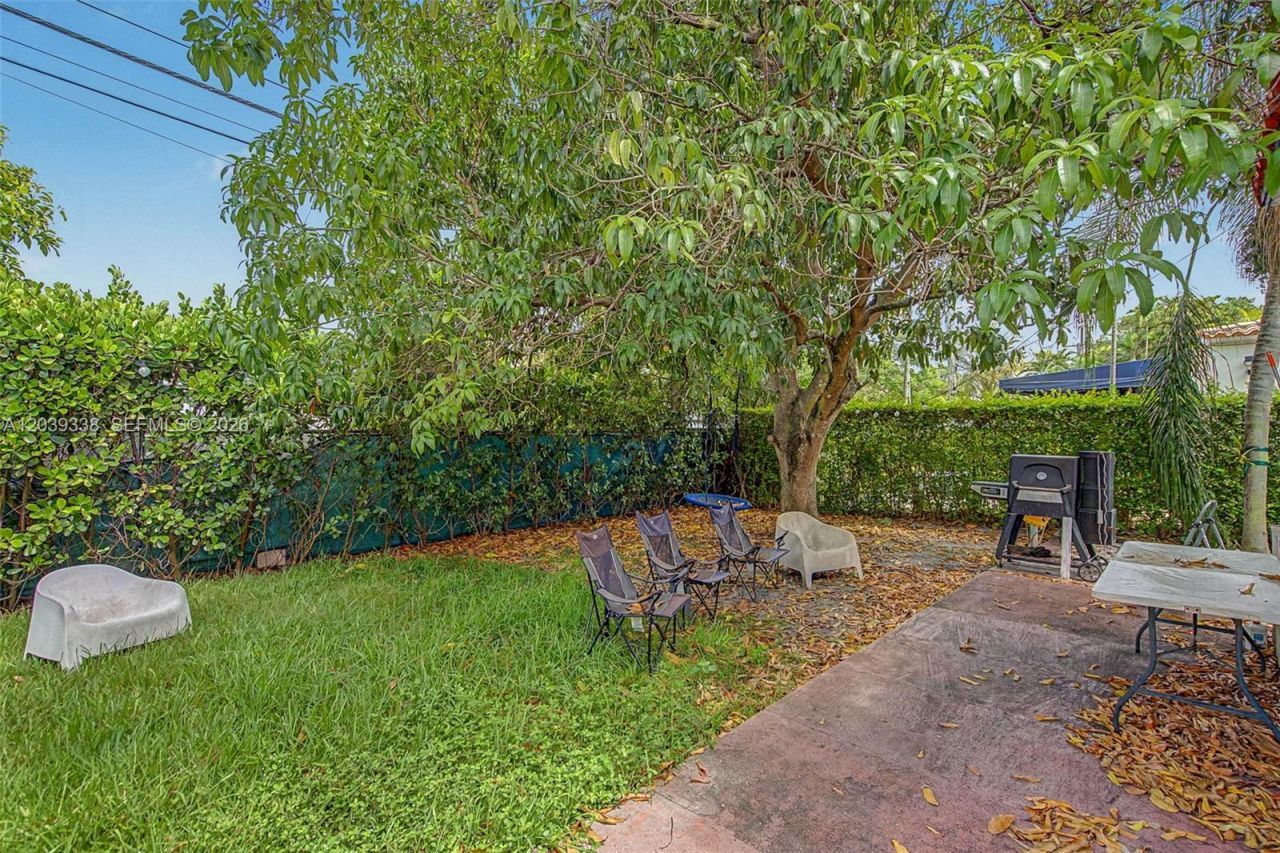 702 Boabadilla, Coral Gables, FL 33134 Photo