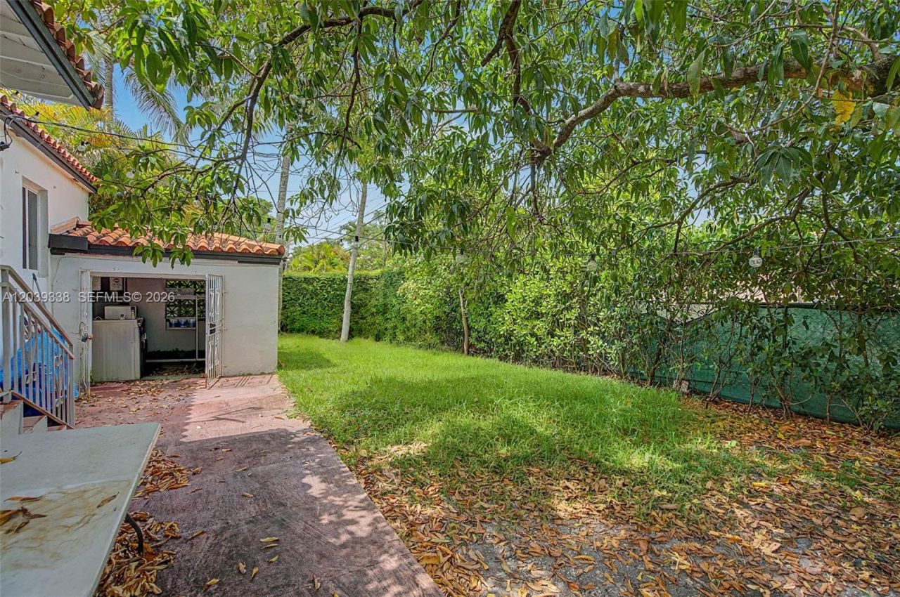 702 Boabadilla, Coral Gables, FL 33134 Photo