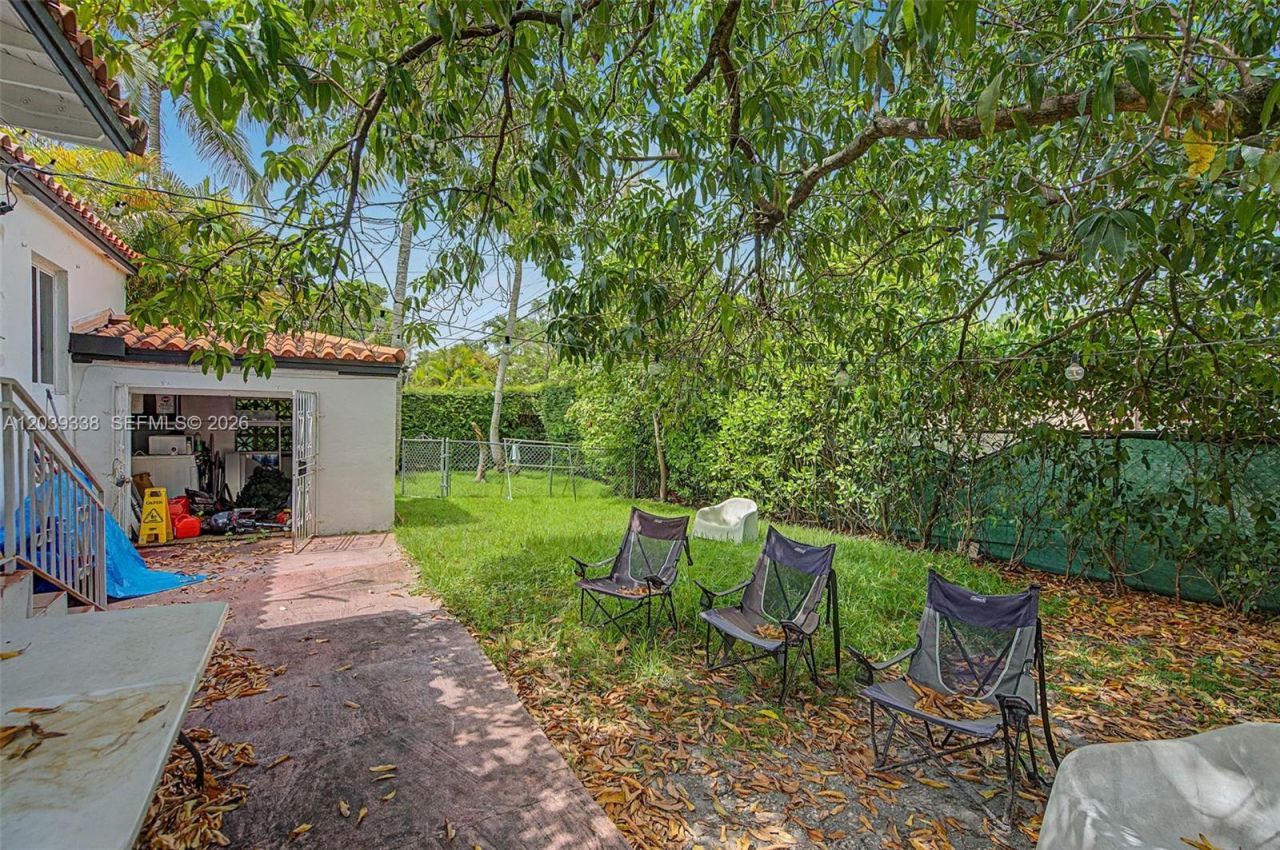 702 Boabadilla, Coral Gables, FL 33134 Photo