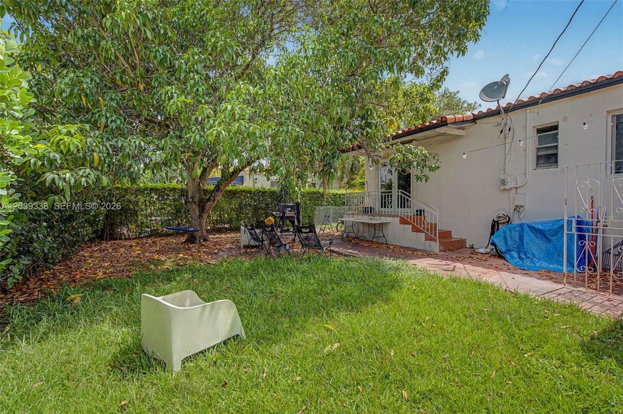 702 Boabadilla, Coral Gables, FL 33134 Photo