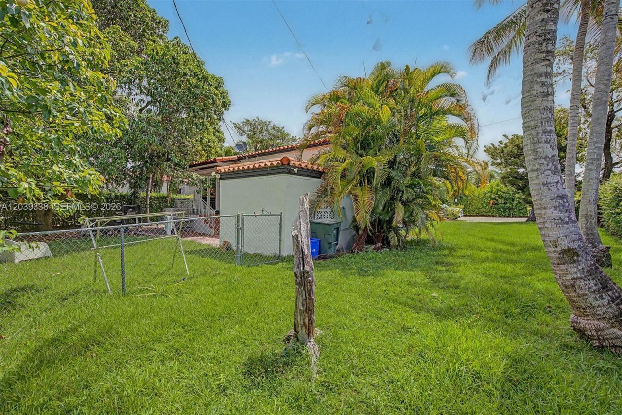 702 Boabadilla, Coral Gables, FL 33134 Photo