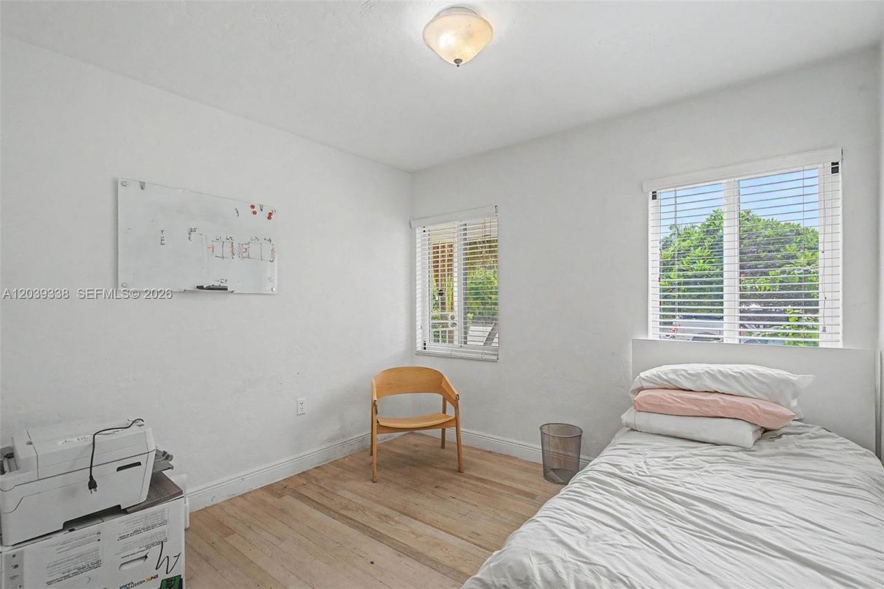 702 Boabadilla, Coral Gables, FL 33134 Photo