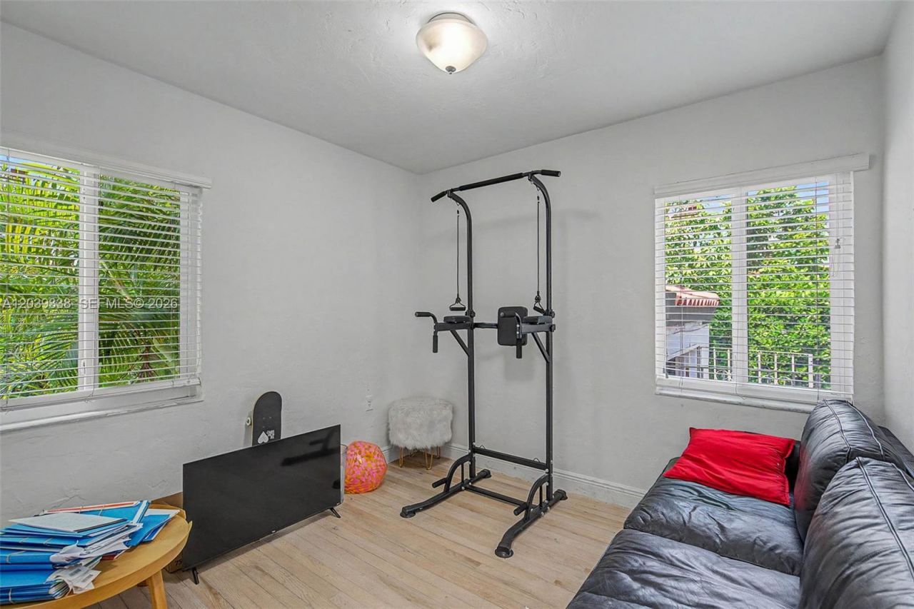 702 Boabadilla, Coral Gables, FL 33134 Photo