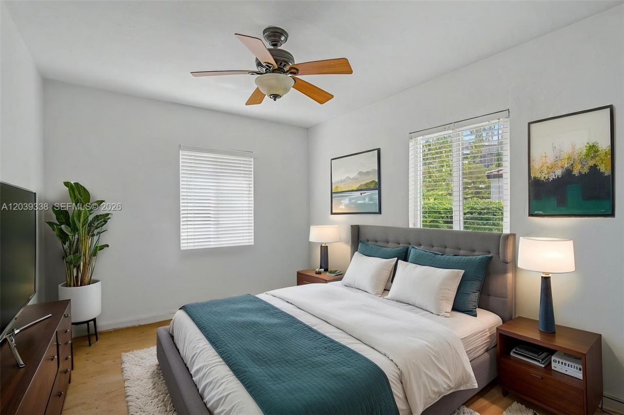 702 Boabadilla, Coral Gables, FL 33134 Photo