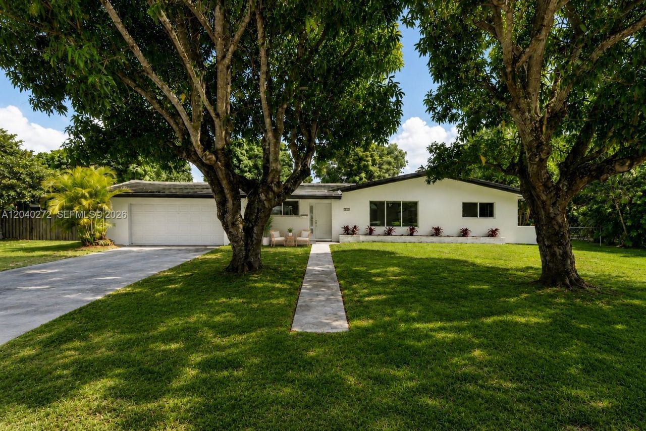 8265 SW 149th Dr , Palmetto Bay, FL 33158 Photo