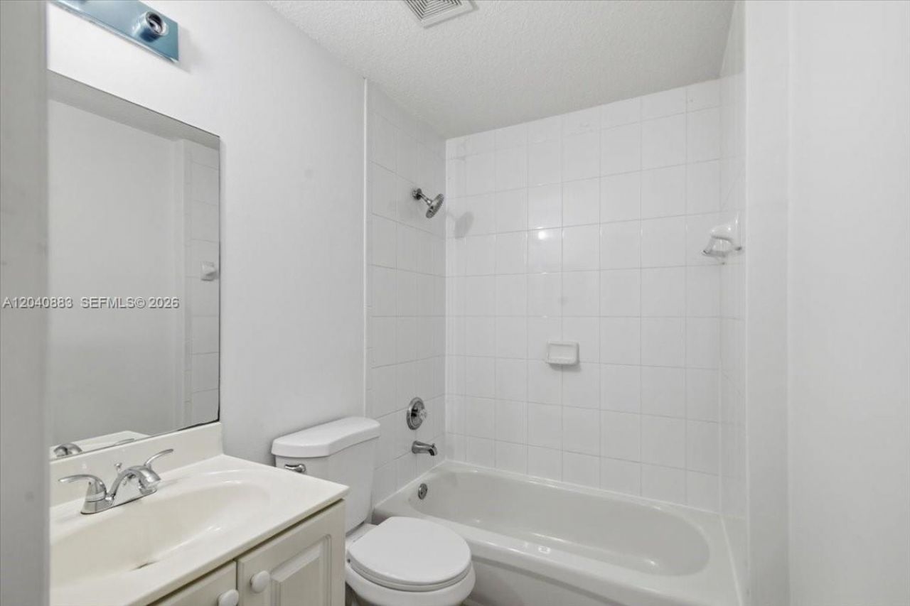 7245 NW 173rd Dr , Unit 2505, Hialeah, FL 33015 Photo
