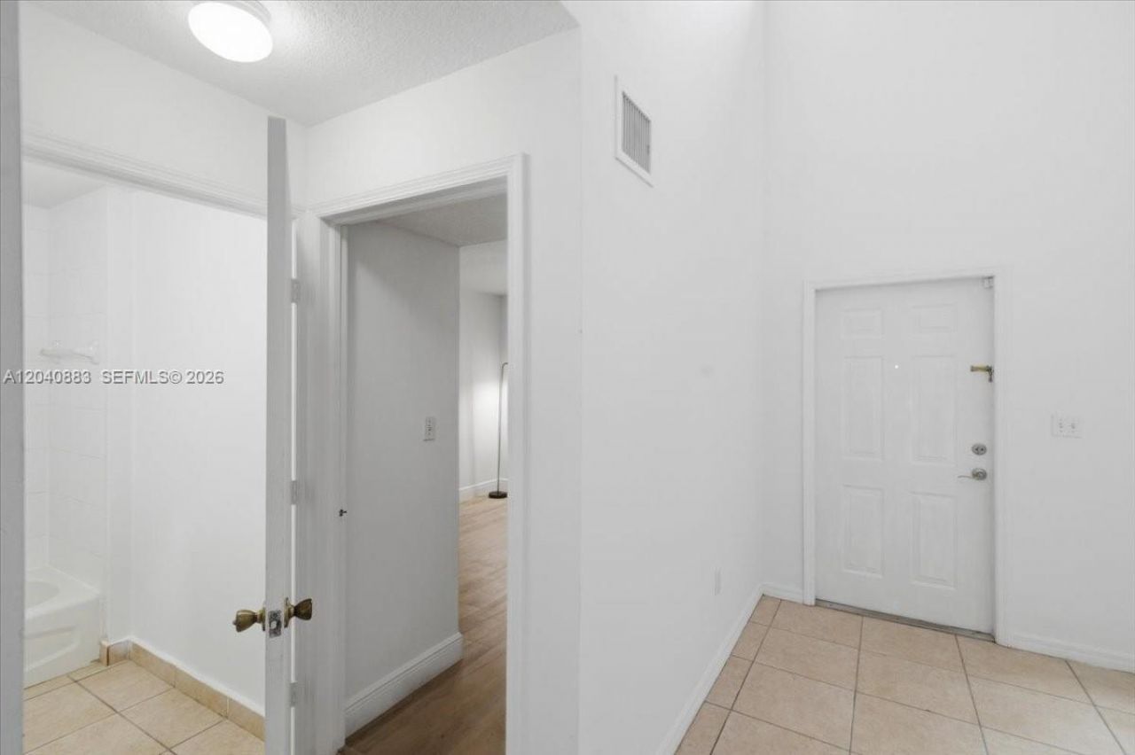 7245 NW 173rd Dr , Unit 2505, Hialeah, FL 33015 Photo