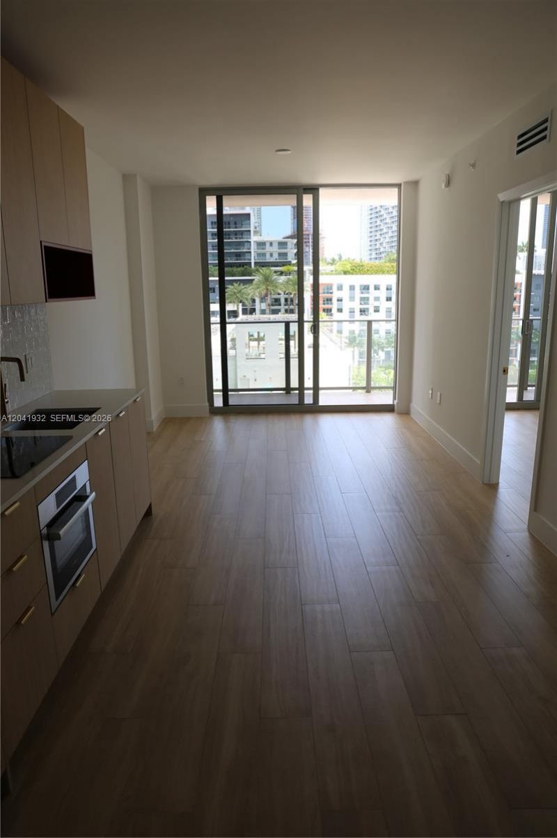 90 NE 32nd St , Unit 802, Miami, FL 33137 Photo