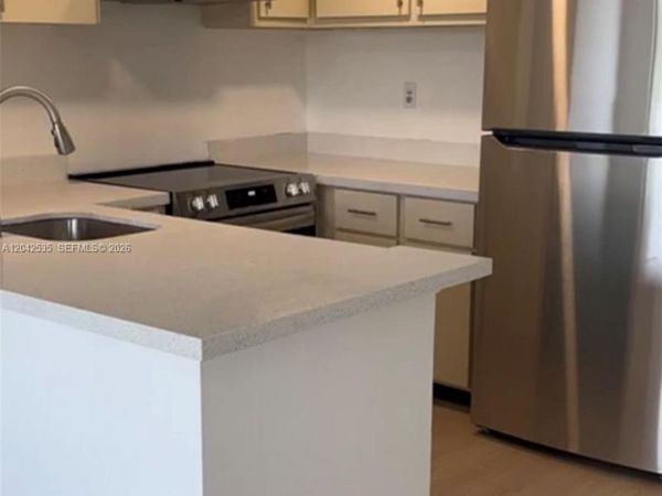 738 Executive Center Dr , Unit 23, West Palm Beach, FL 33401