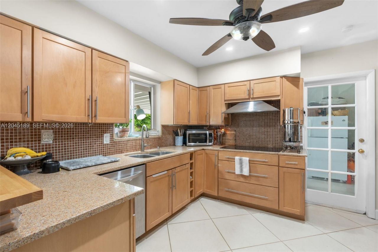 2601 NE 27th Way, Fort Lauderdale, FL 33306 Photo