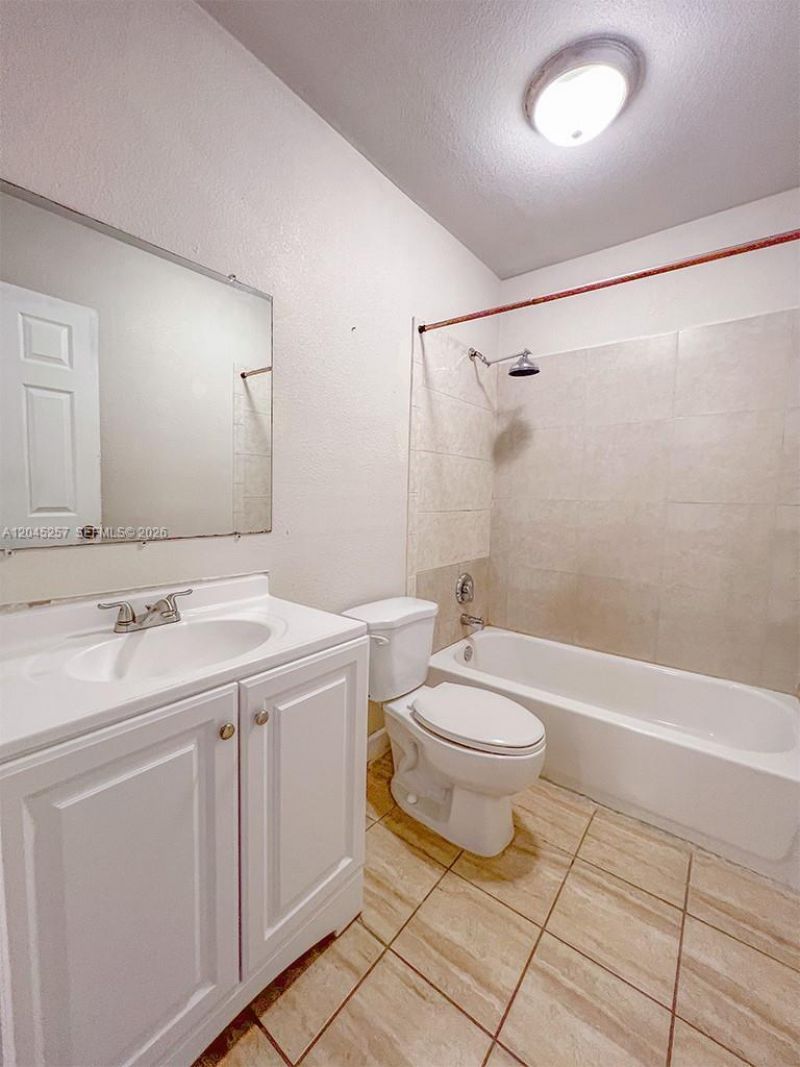 4648 NW 9th Dr , Unit 4648, Plantation, FL 33317 Photo