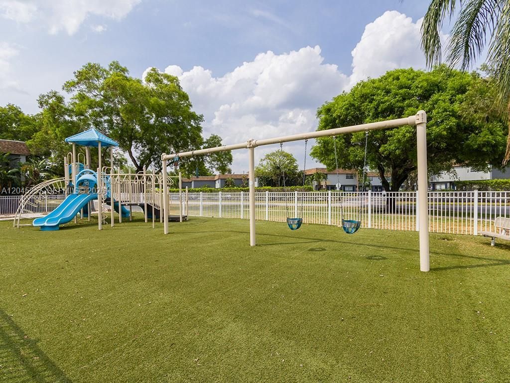 4648 NW 9th Dr , Unit 4648, Plantation, FL 33317 Photo