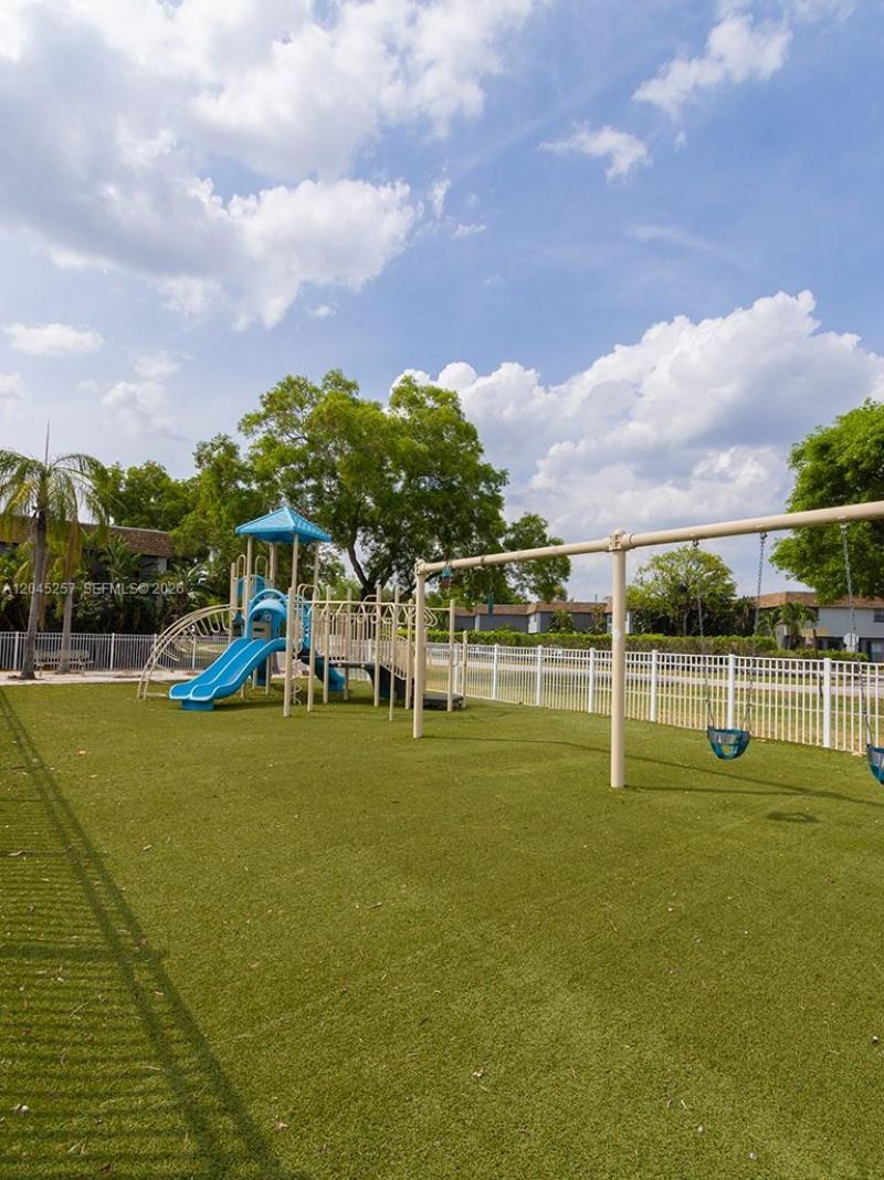 4648 NW 9th Dr , Unit 4648, Plantation, FL 33317 Photo
