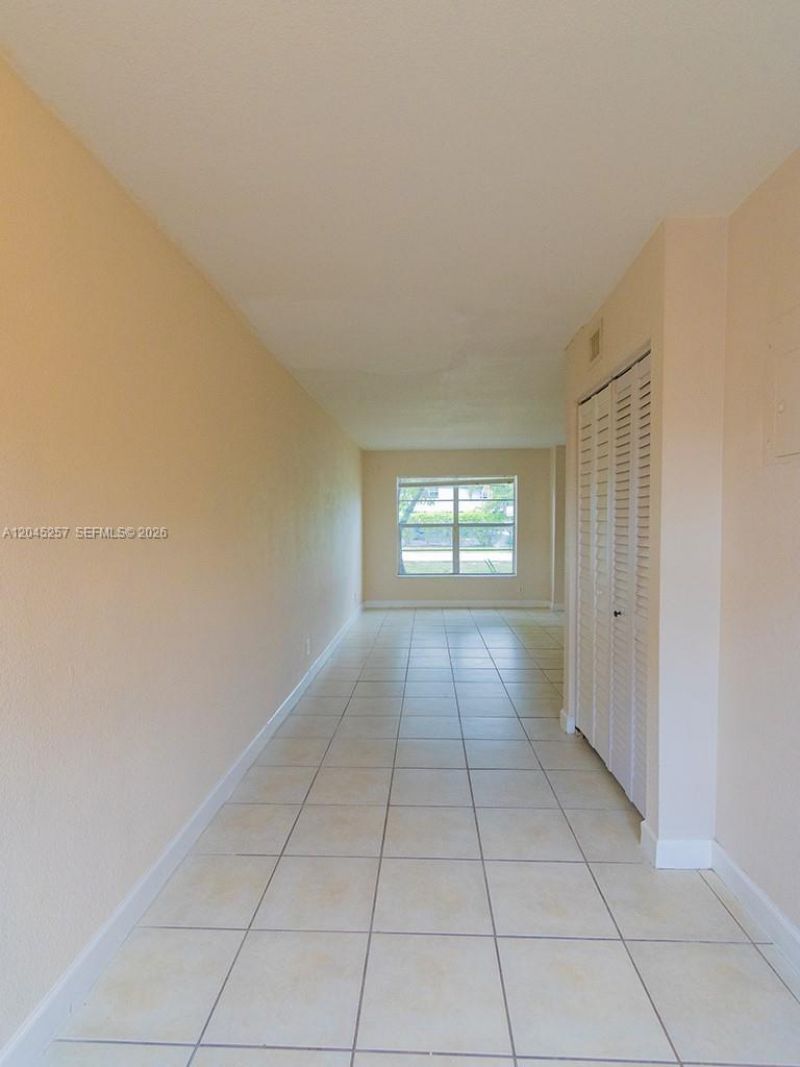 4648 NW 9th Dr , Unit 4648, Plantation, FL 33317 Photo