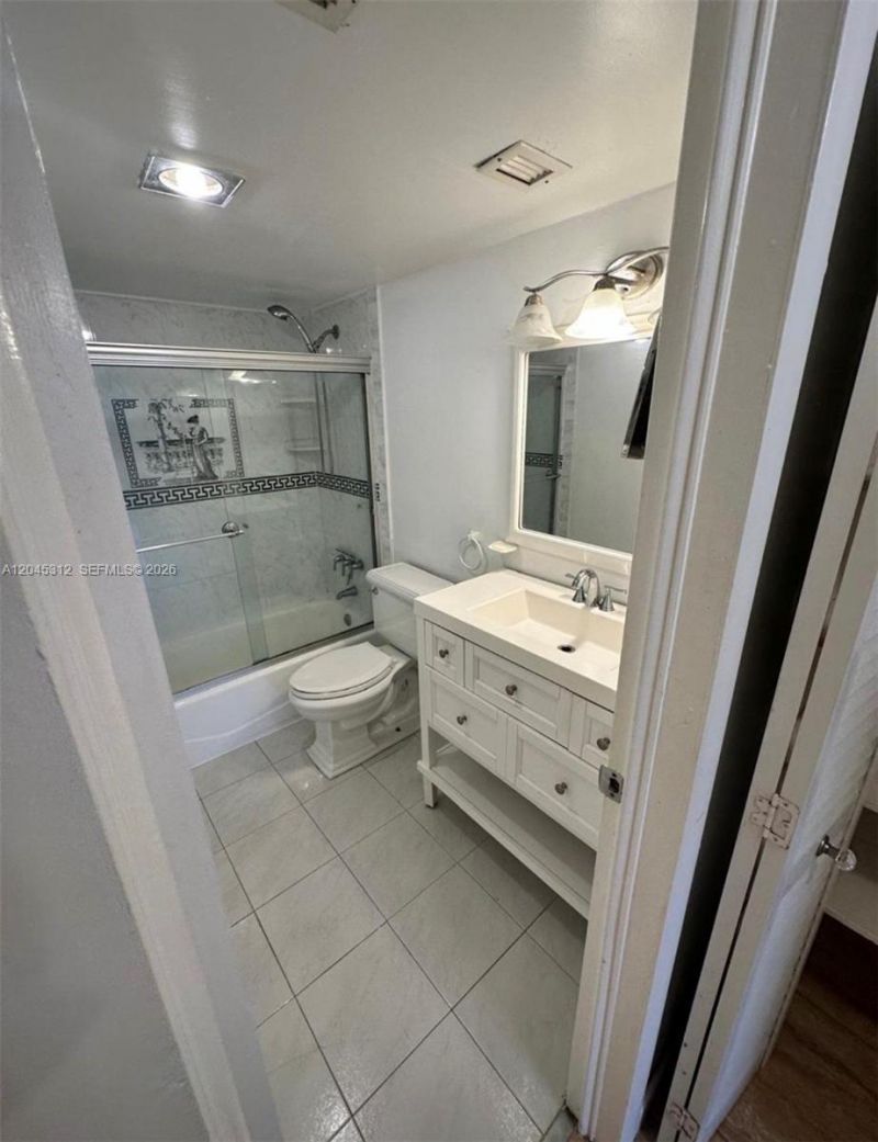 1470 NE 125th Ter , Unit 412, North Miami, FL 33161 Photo