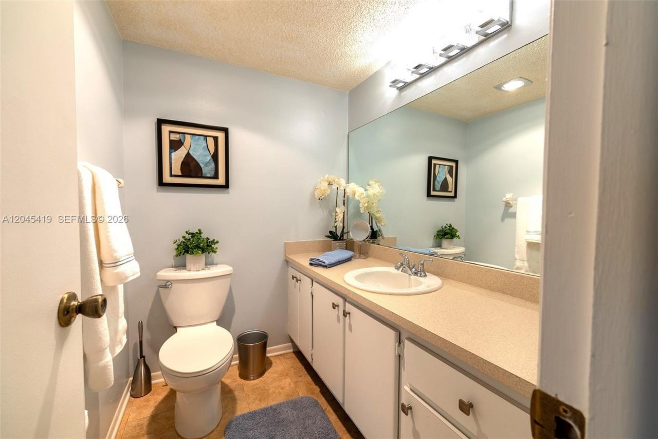 8814 W Mcnab Rd, Unit 204, Tamarac, FL 33321 Photo