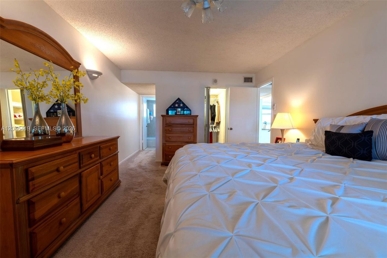 8814 W Mcnab Rd, Unit 204, Tamarac, FL 33321 Photo