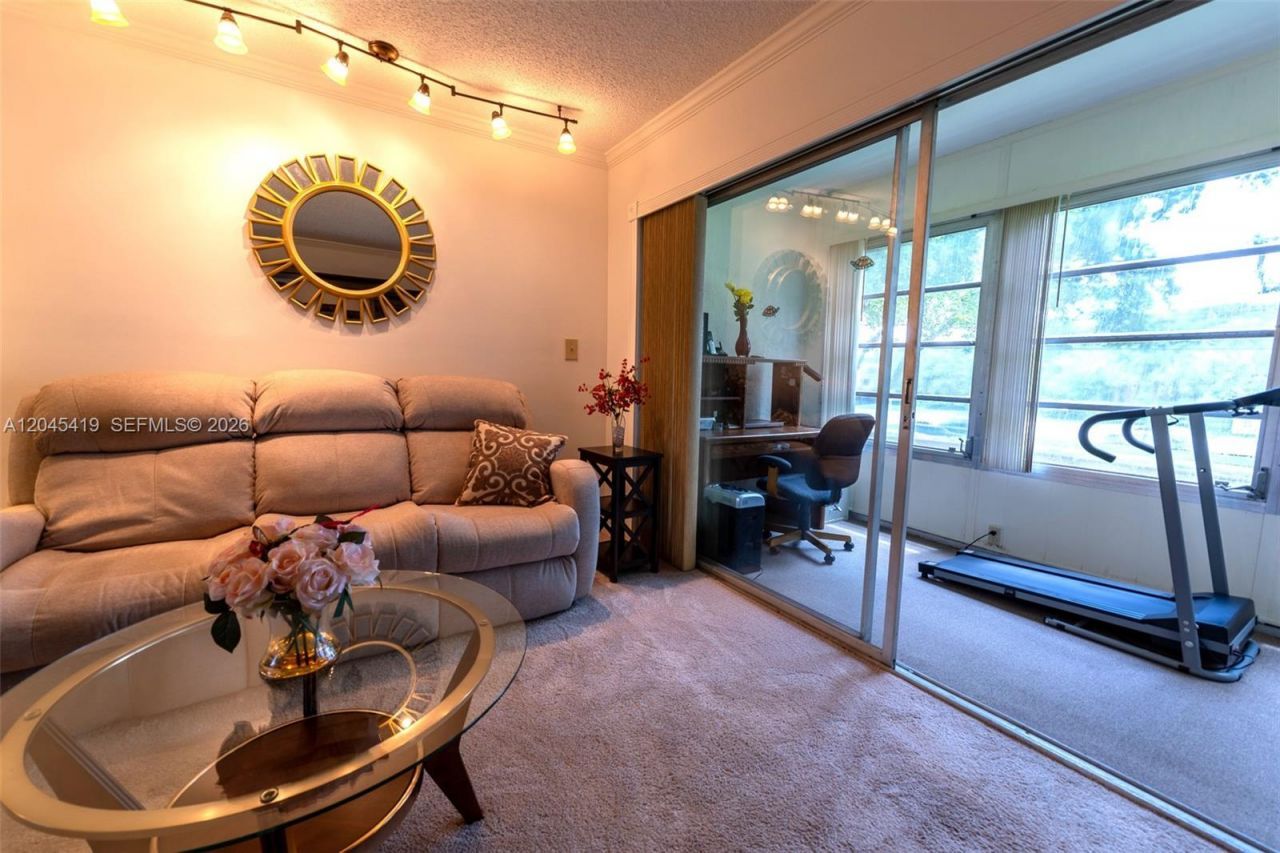 8814 W Mcnab Rd, Unit 204, Tamarac, FL 33321 Photo