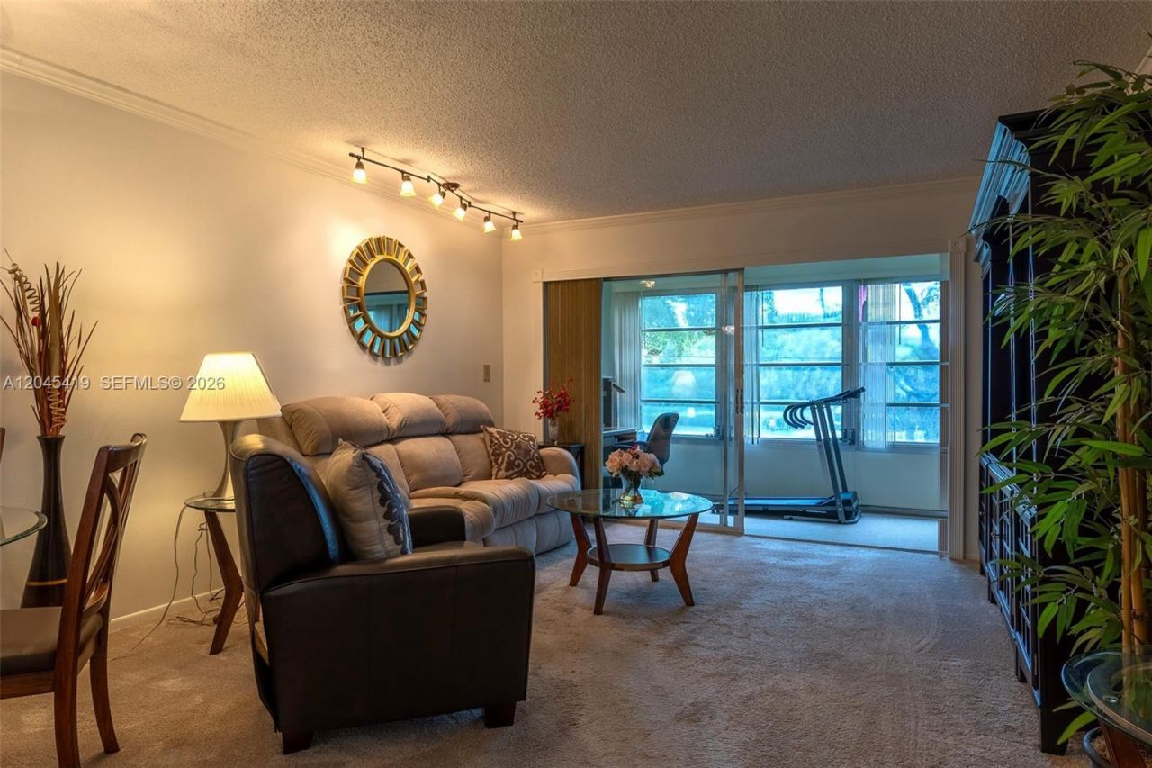 8814 W Mcnab Rd, Unit 204, Tamarac, FL 33321 Photo
