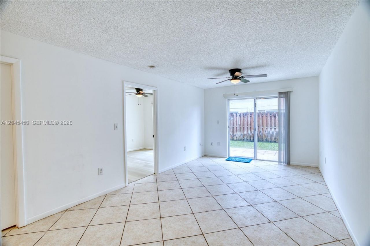 10829 NW 3rd Ct , Unit B12L, Pembroke Pines, FL 33026 Photo