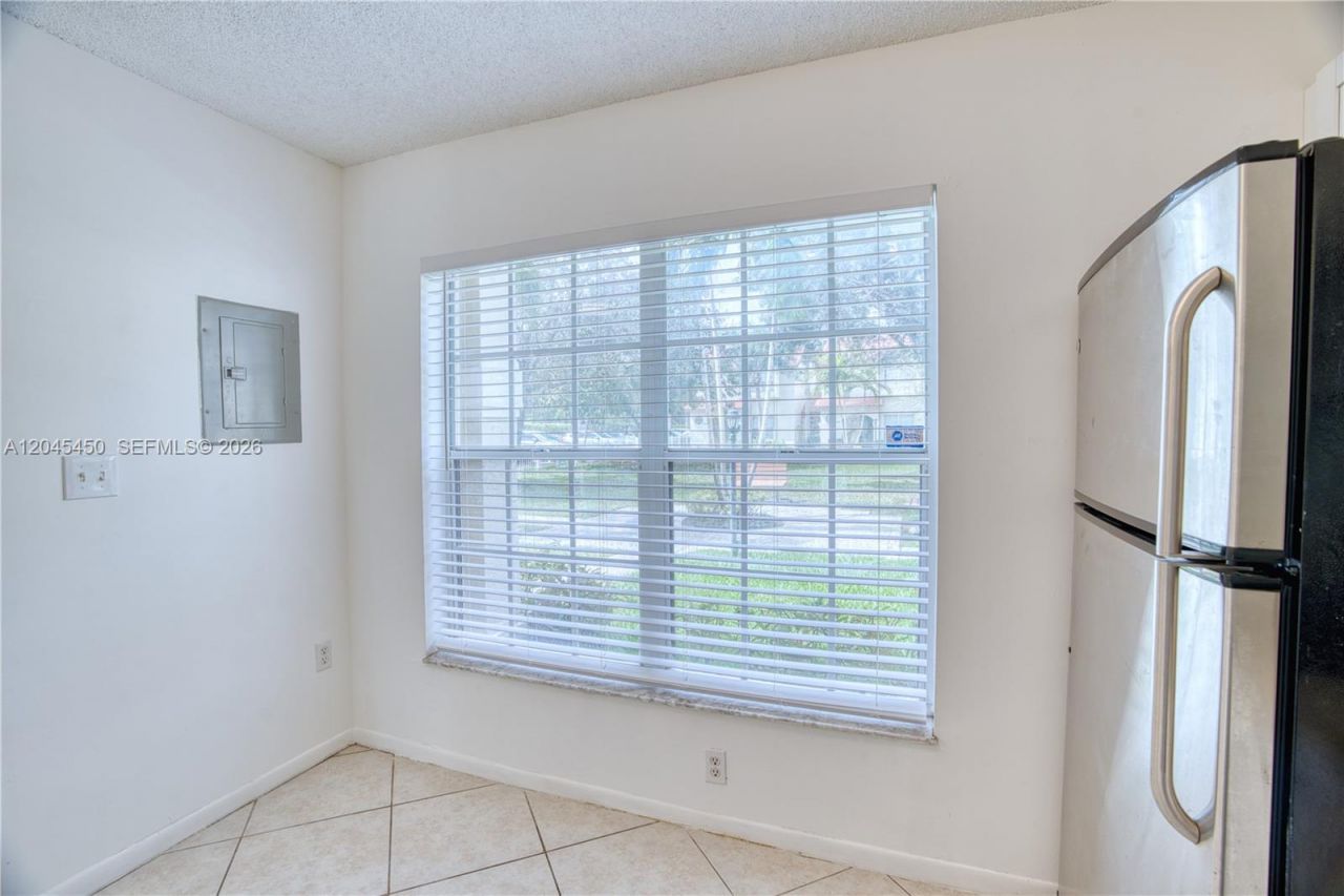 10829 NW 3rd Ct , Unit B12L, Pembroke Pines, FL 33026 Photo