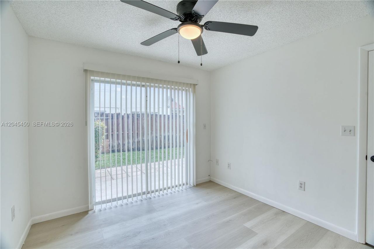 10829 NW 3rd Ct , Unit B12L, Pembroke Pines, FL 33026 Photo
