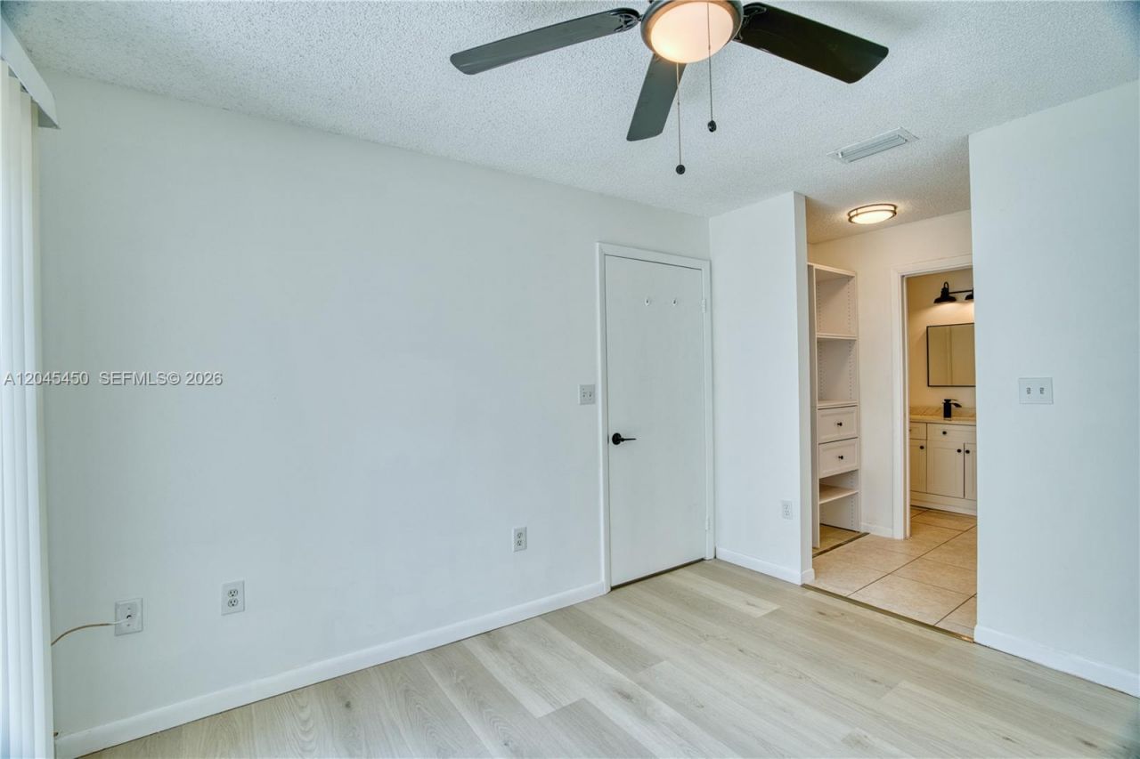 10829 NW 3rd Ct , Unit B12L, Pembroke Pines, FL 33026 Photo