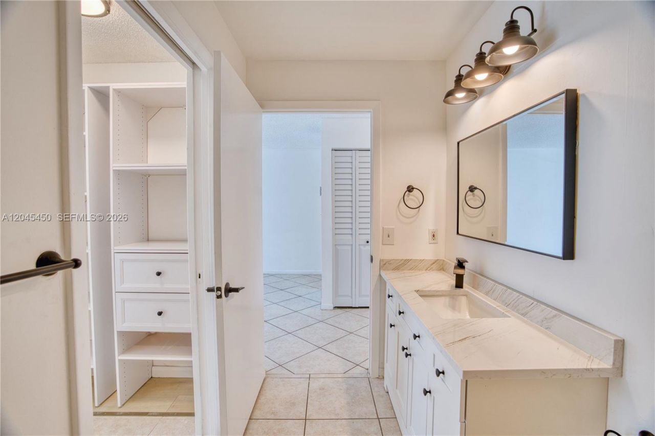 10829 NW 3rd Ct , Unit B12L, Pembroke Pines, FL 33026 Photo