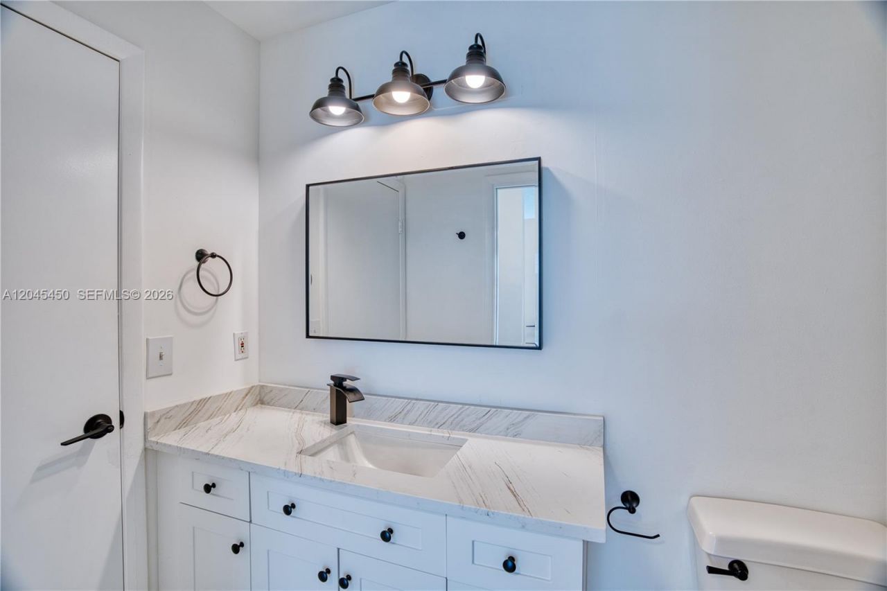 10829 NW 3rd Ct , Unit B12L, Pembroke Pines, FL 33026 Photo