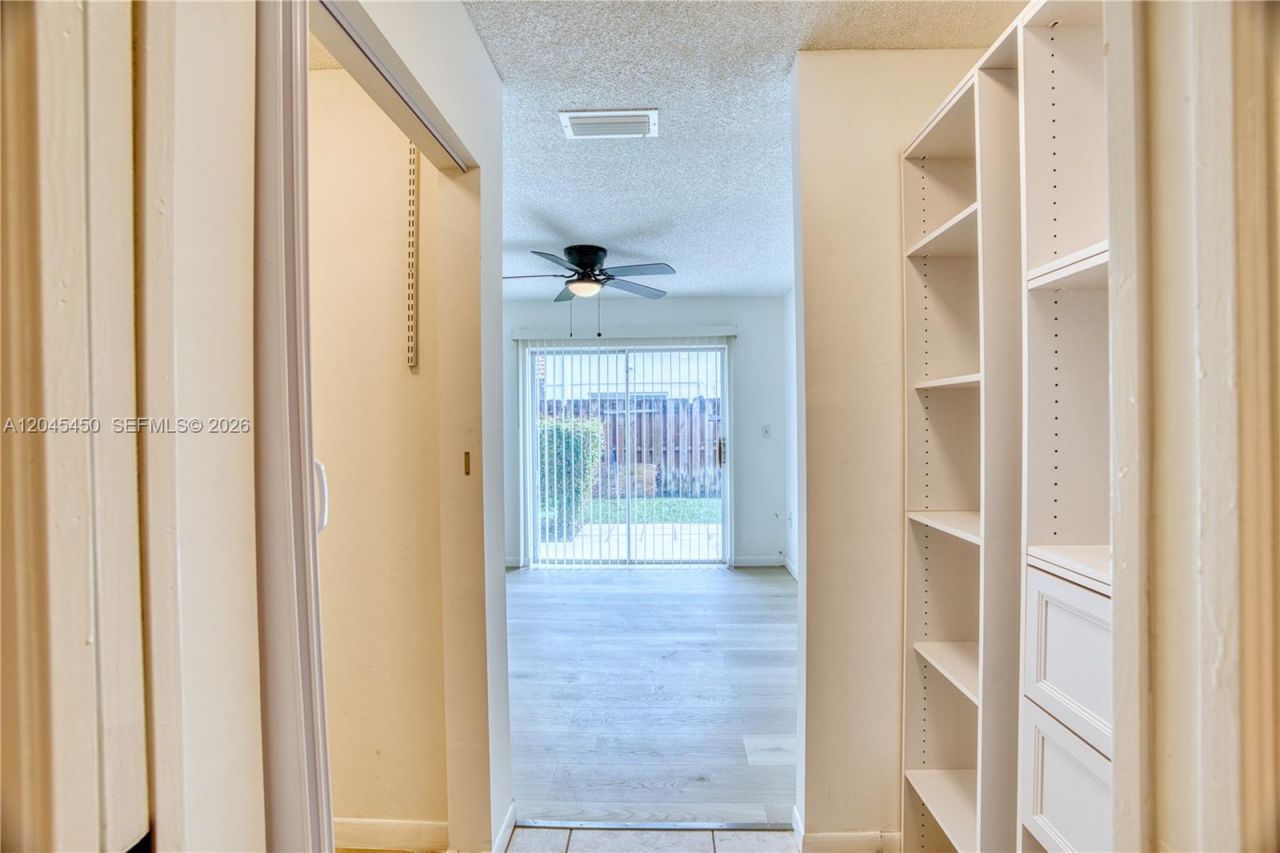 10829 NW 3rd Ct , Unit B12L, Pembroke Pines, FL 33026 Photo