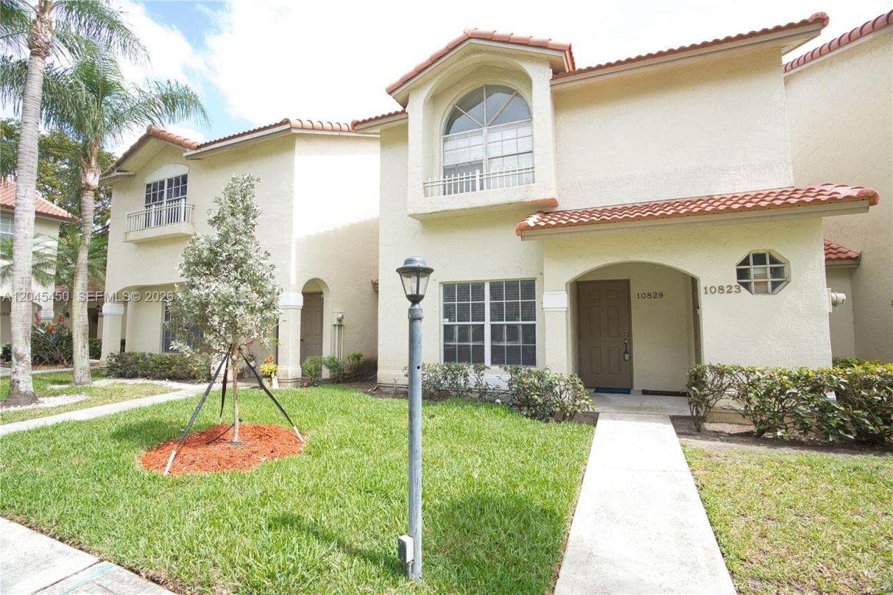 10829 NW 3rd Ct , Unit B12L, Pembroke Pines, FL 33026 Photo