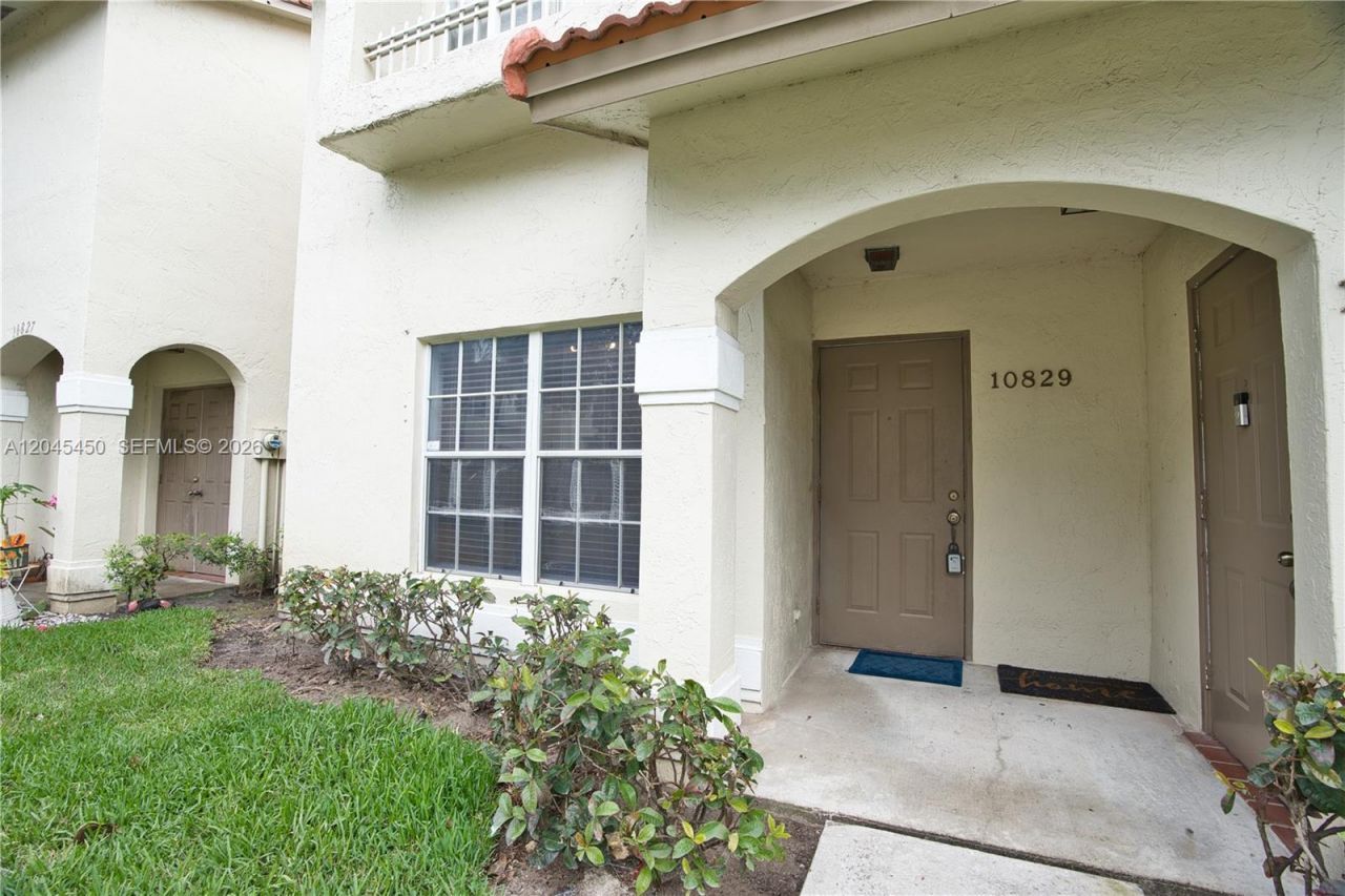 10829 NW 3rd Ct , Unit B12L, Pembroke Pines, FL 33026 Photo