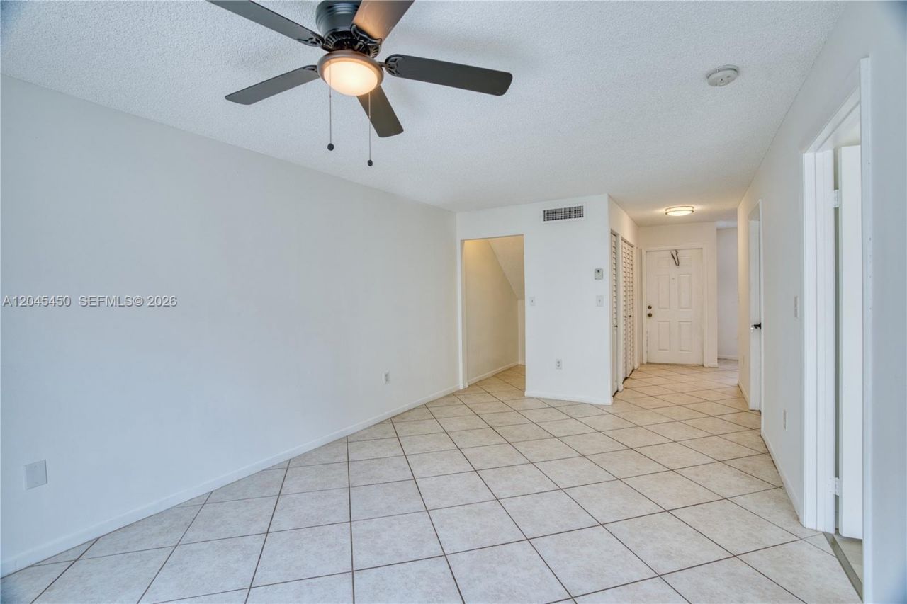 10829 NW 3rd Ct , Unit B12L, Pembroke Pines, FL 33026 Photo