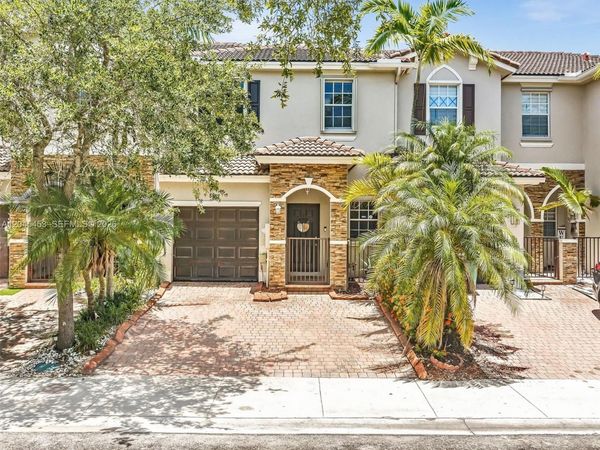 8887 SW 225th St, Cutler Bay, FL 33190