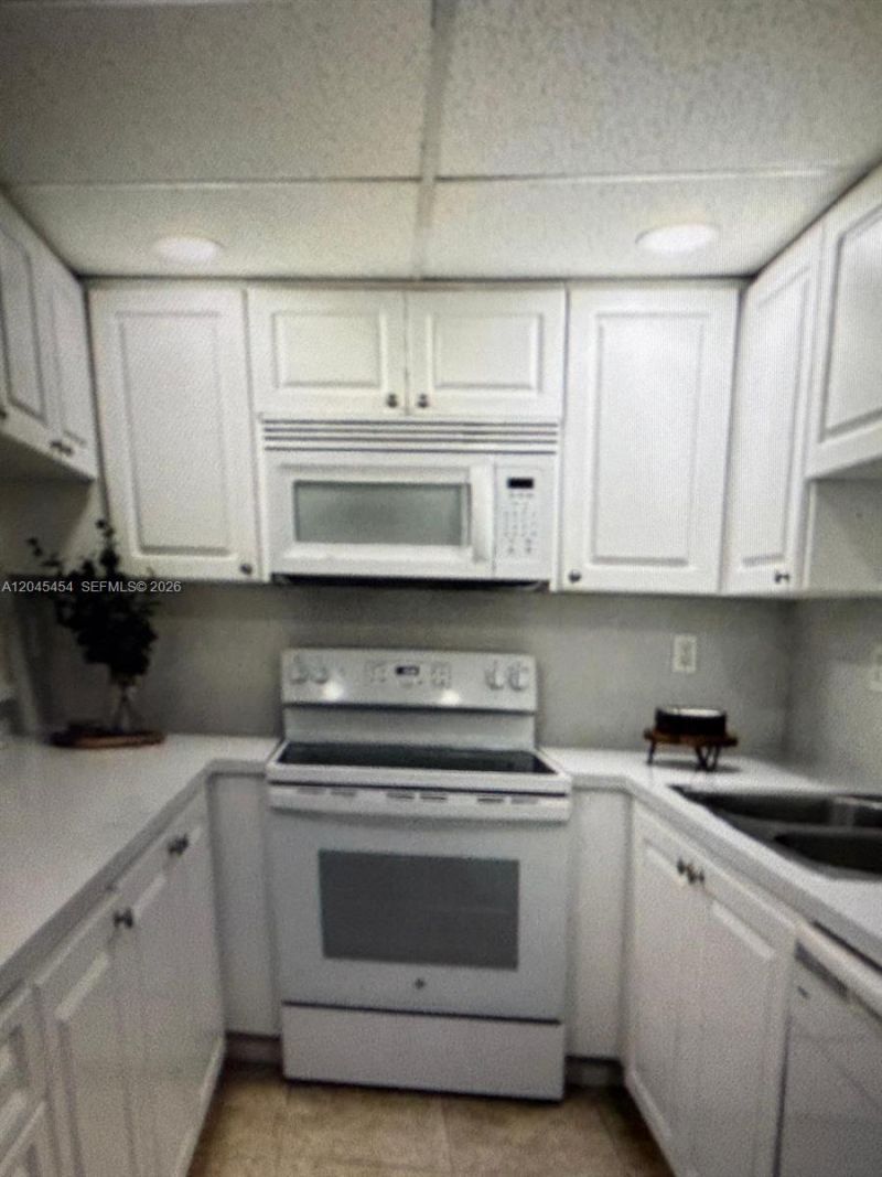 984 W 40th St , Unit 2, Hialeah, FL 33012 Photo