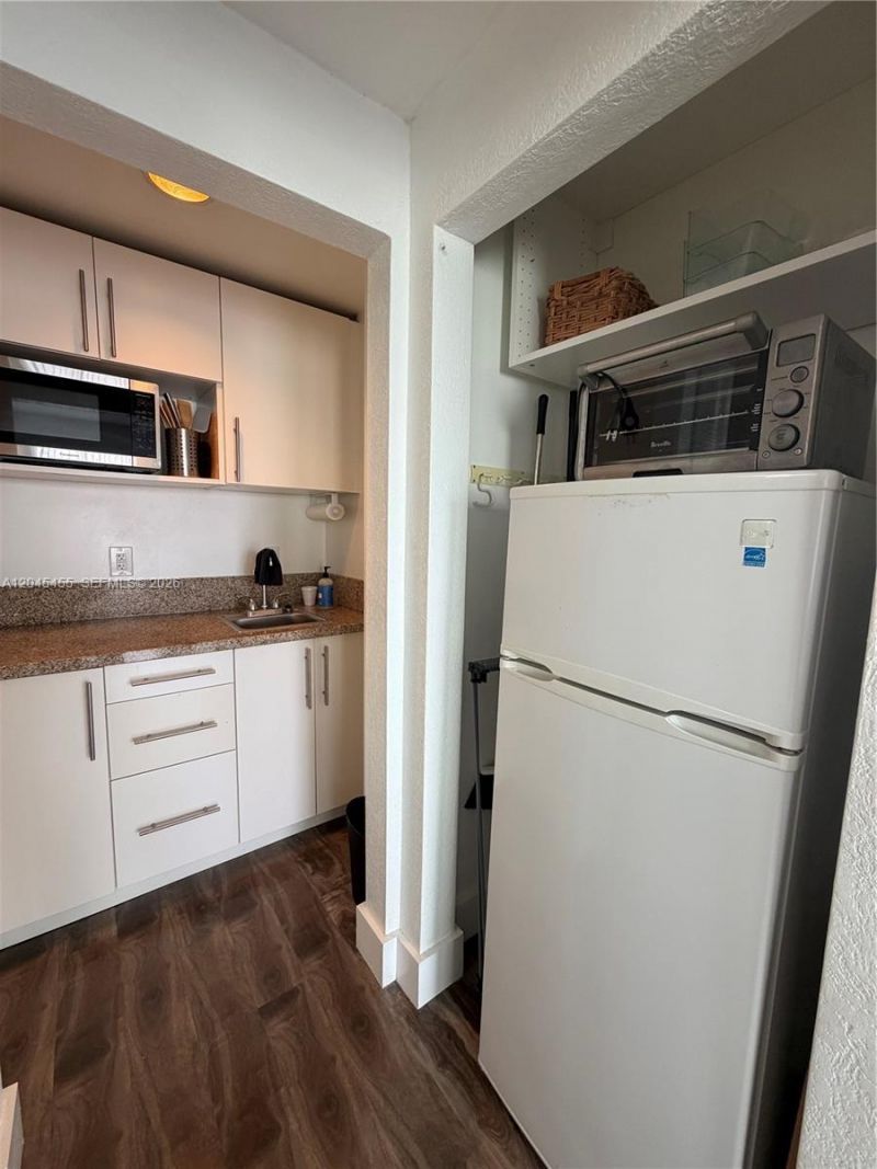 700 Biltmore Way , Unit 1216, Coral Gables, FL 33134 Photo