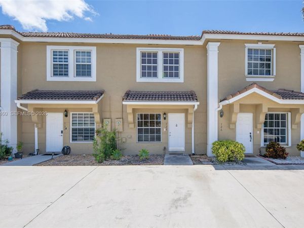 728 SW 122nd Ave , Pembroke Pines, FL 33025