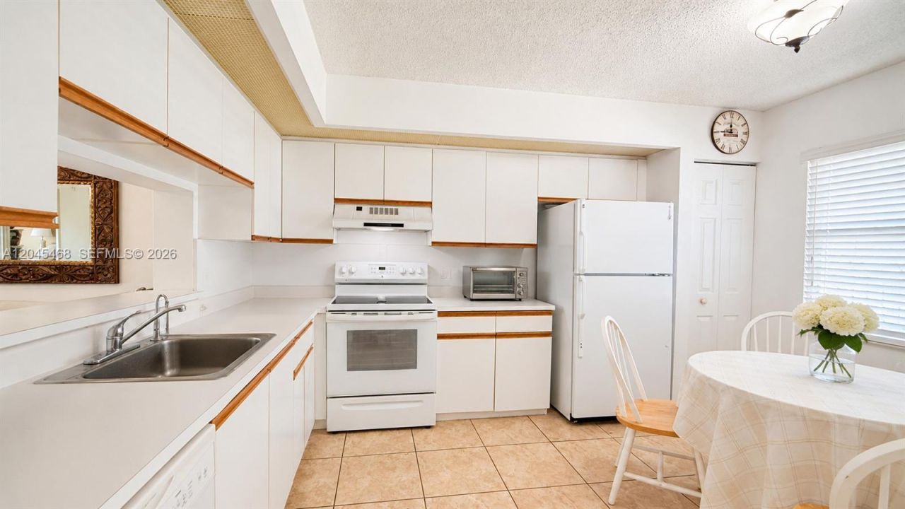 Please Call For Address, Unit 206D, Pembroke Pines, FL 33027 Photo
