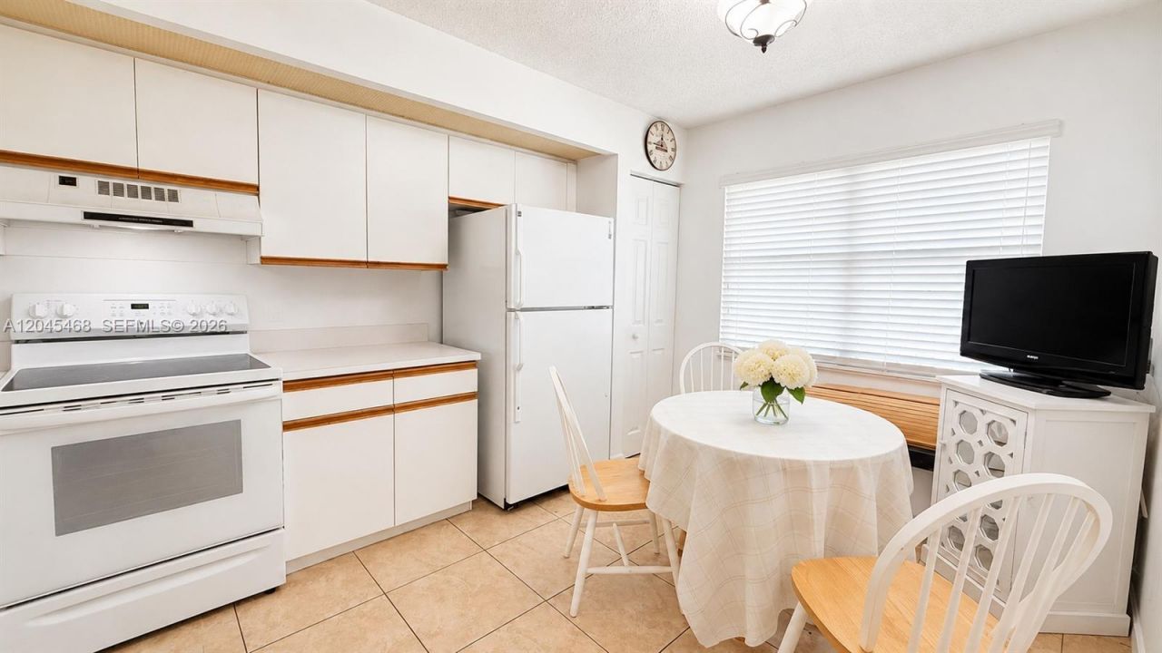 Please Call For Address, Unit 206D, Pembroke Pines, FL 33027 Photo