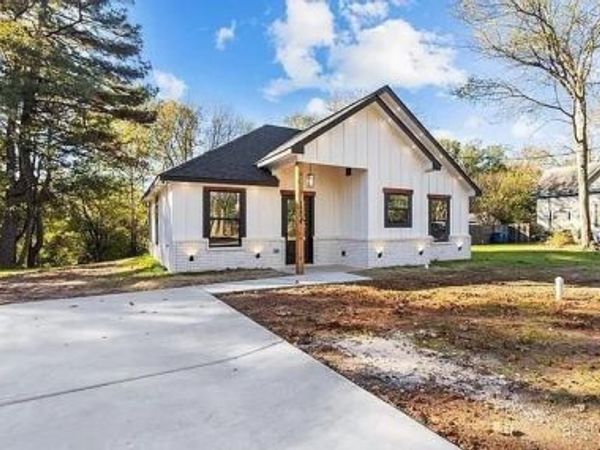 1204 Poplar Street, Marshall, TX 75670