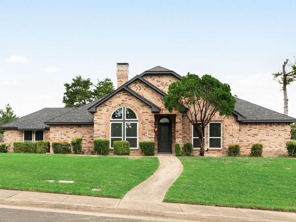 915 Greenbriar Lane, Duncanville, TX 75137