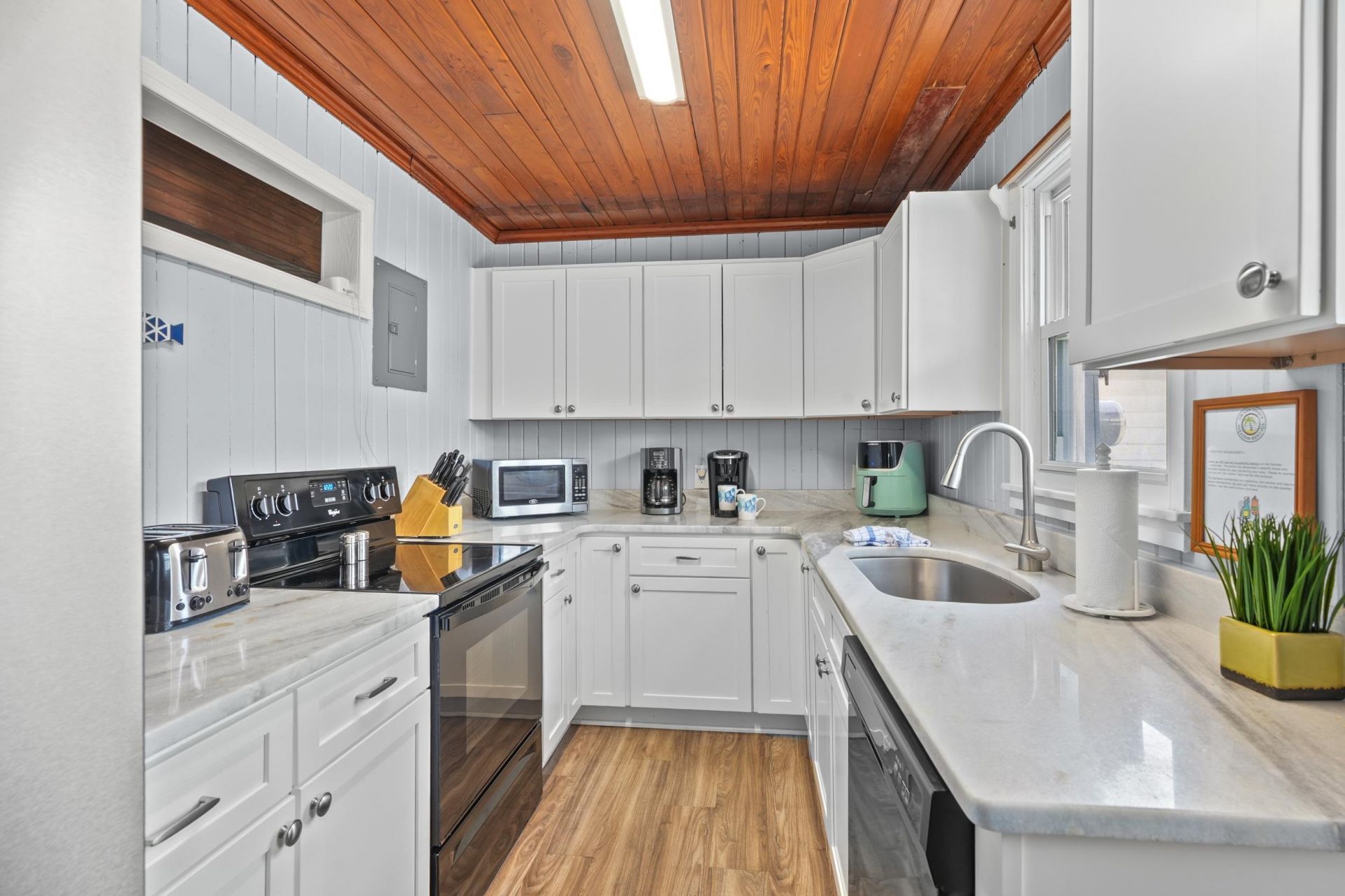 2006 S Ocean Blvd.  Photo 8