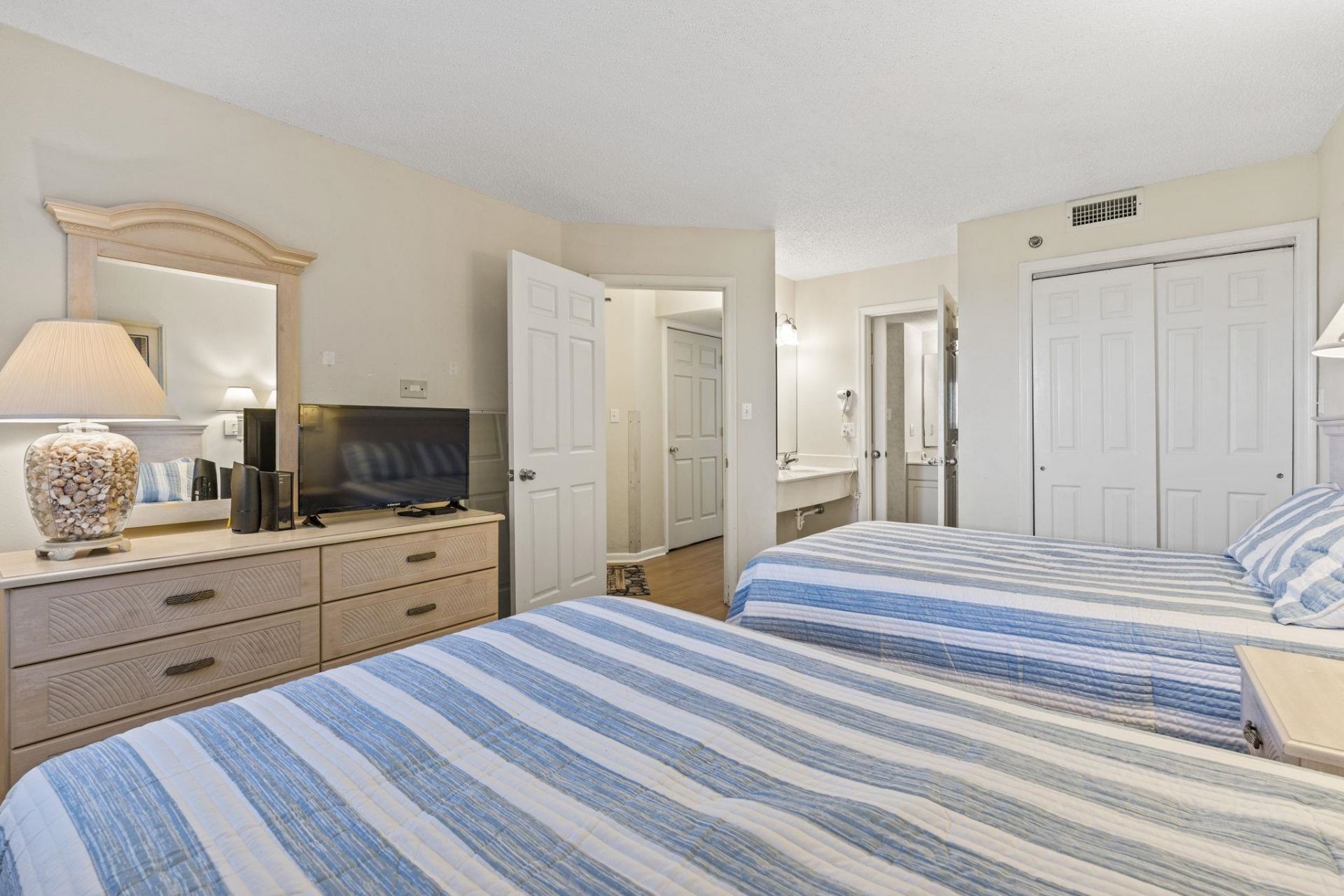 5523 North Ocean Blvd.  Photo 19