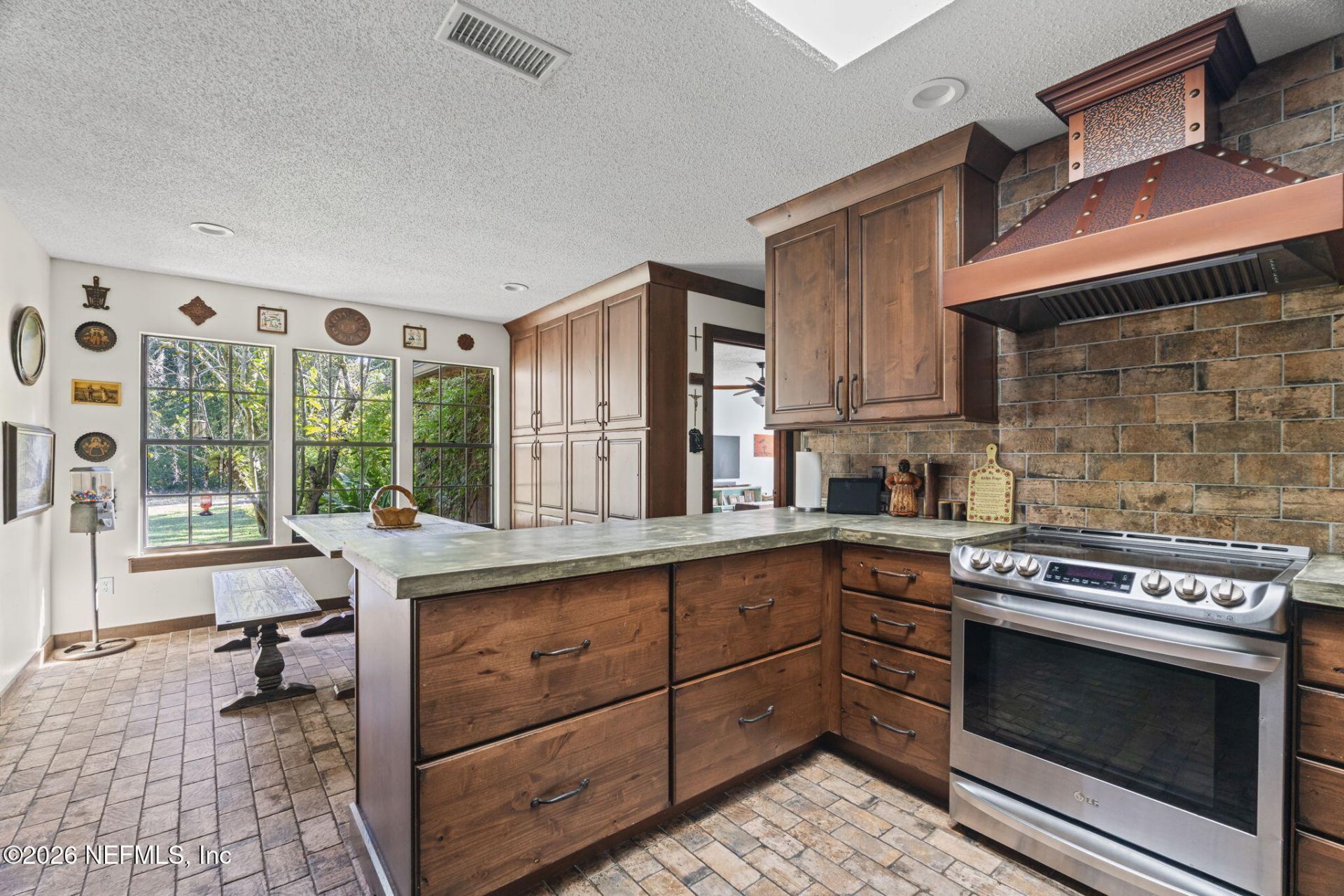 2411 Us Highway 301, Jacksonville, FL 32234 Photo