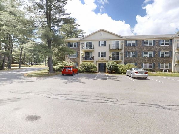 7 Autumn Leaf Drive, Unit 24, Nashua, NH 03060