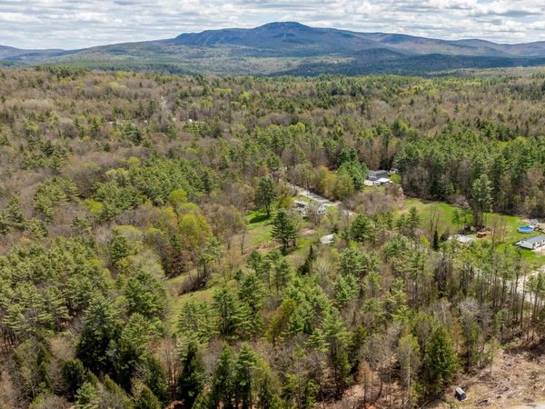 Bradford Road, Newport, NH 03773